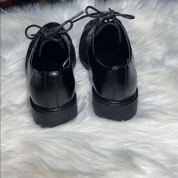 ⭐️🎩⭐️RAFAELLA LACE UP FLATS⭐️🎩⭐️ - Picture 3 of 4